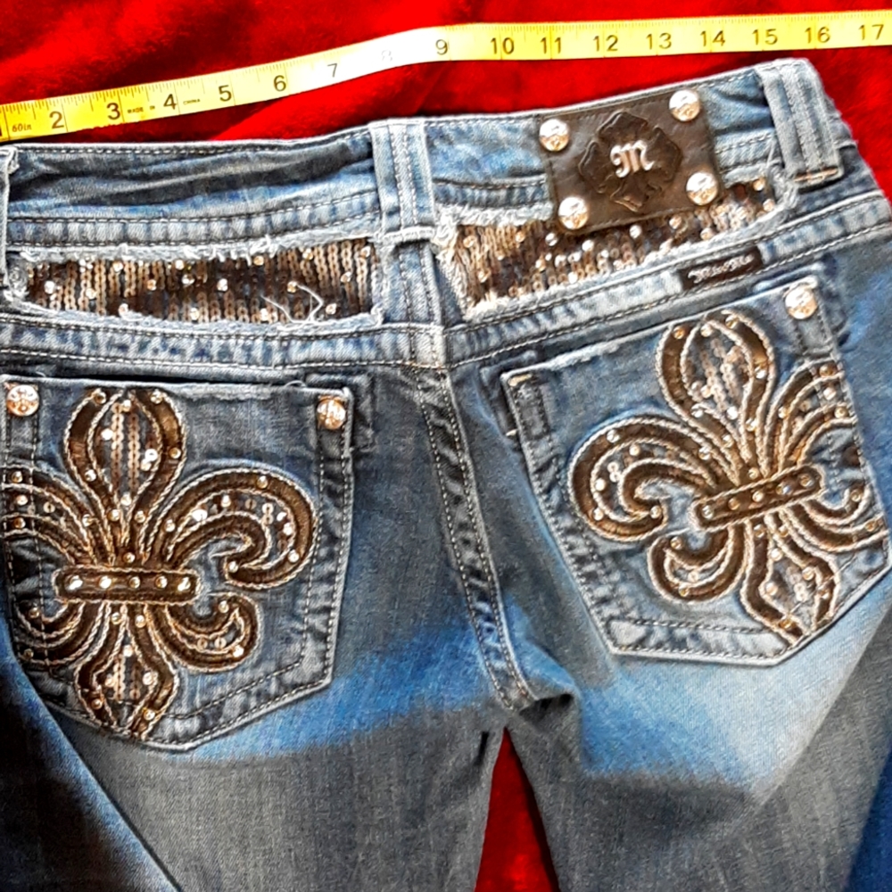 EUC Miss Me Straight leg jeans